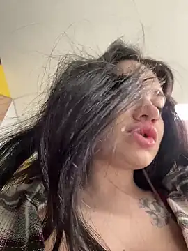 Snapshot of Wet__Bunny chatting on 03-05-25, 09:38 Wet Bunny online show from 03-05-25, 09:38