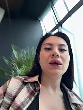 Snapshot of Wet__Bunny chatting on 05-19-26, 06:20 Wet Bunny online show from 05-19-26, 06:20
