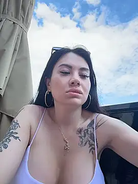 Snapshot of Wet__Bunny chatting on 07-04-26, 06:19 Wet Bunny online show from 07-04-26, 06:19