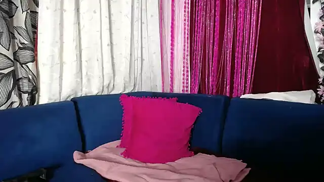 crystalbxx online show from 06-07-26, 05:16