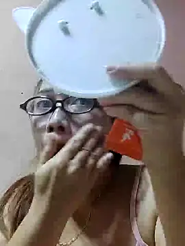 Snapshot of asianwet4u chatting on 07-17-26, 04:30 asianwet4u online show from 07-17-26, 04:30