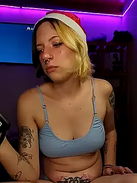 Snapshot of Rabit_Snake chatting on 12-24-24, 05:38 Rabit Snake online show from 12-24-24, 05:38