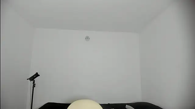 SARA TS FOX online show from 12-13-25, 11:21