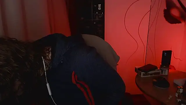 Snapshot of JohansonKatie chatting on 01-14-25, 02:19 JohansonKatie online show from 01-14-25, 02:19