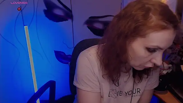 JohansonKatie online show from 12-17-25, 01:55