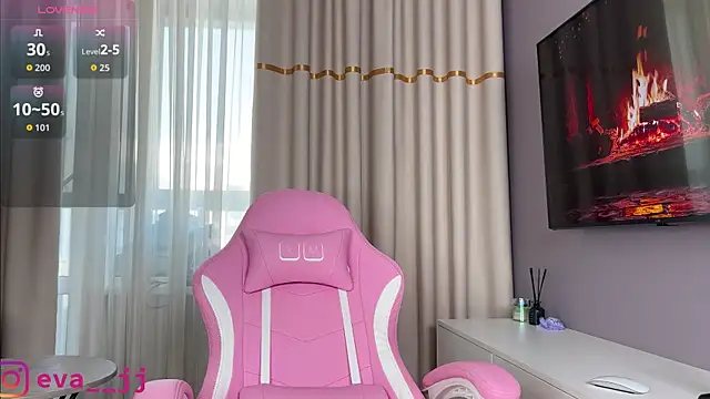 Snapshot of Eva_JJ chatting on 06-17-26, 02:58 Eva JJ online show from 06-17-26, 02:58