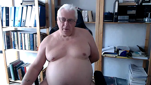 SchwanzhureXXL online show from 07-12-26, 01:46