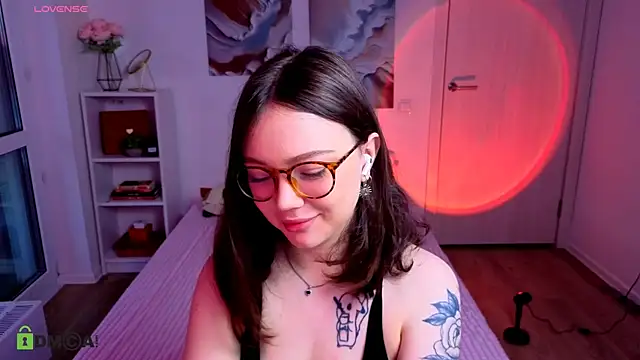 MilenaSaint online show from 10-03-25, 04:20