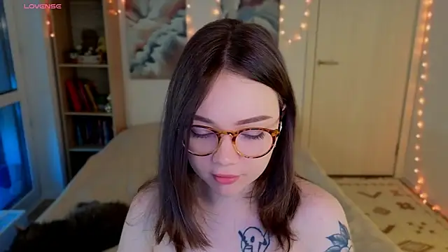 MilenaSaint online show from 04-11-26, 04:06