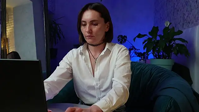 ClaraBendover online show from 05-27-26, 06:49
