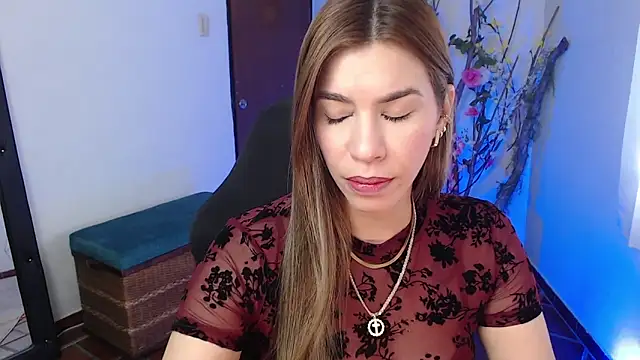 Snapshot of ms_sofia_x chatting on 06-15-26, 03:25 ms sofia x online show from 06-15-26, 03:25