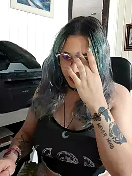 Snapshot of ElfGrey chatting on 02-13-25, 03:39 ElfGrey online show from 02-13-25, 03:39