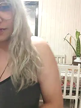 Snapshot of ElfGrey chatting on 03-14-25, 02:31 ElfGrey online show from 03-14-25, 02:31