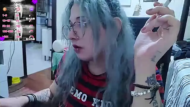 Snapshot of ElfGrey chatting on 10-01-25, 05:24 ElfGrey online show from 10-01-25, 05:24