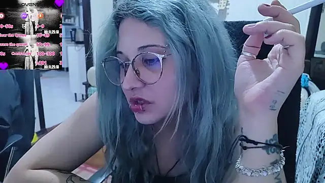 Snapshot of ElfGrey chatting on 10-21-25, 03:51 ElfGrey online show from 10-21-25, 03:51