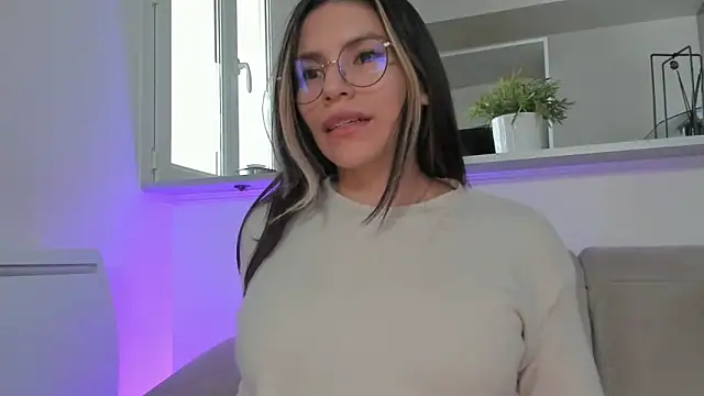 Snapshot of LalieFR chatting on 01-19-25, 10:50 LalieFR online show from 01-19-25, 10:50