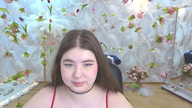 NicoleFoxery online show from 05-18-26, 06:25