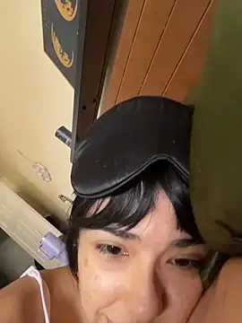 Evie-Luna online show from 11-22-25, 07:02