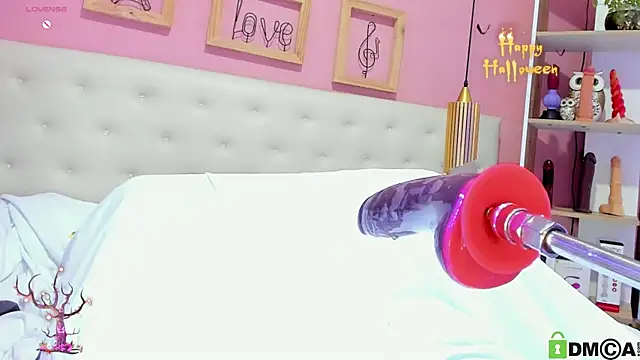 leylla  online show from 10-24-25, 09:00