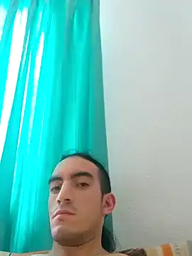 Snapshot of TommyMomentum chatting on 12-17-24, 03:06 TommyMomentum online show from 12-17-24, 03:06