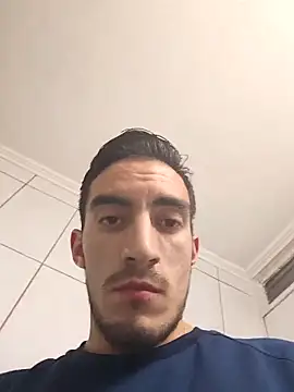 Snapshot of TommyMomentum chatting on 09-19-25, 05:20 TommyMomentum online show from 09-19-25, 05:20