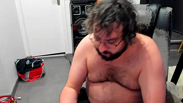 Snapshot of bears549a chatting on 12-20-24, 09:06 bears549a online show from 12-20-24, 09:06