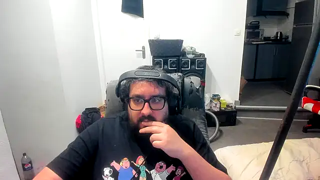 Snapshot of bears549a chatting on 11-06-25, 11:15 bears549a online show from 11-06-25, 11:15