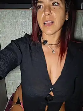 Snapshot of allyson22andy chatting on 02-12-26, 10:05 allyson22andy online show from 02-12-26, 10:05