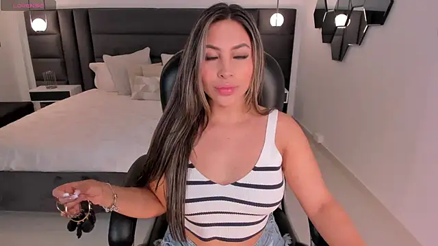 MiaRoberts1 online show from 02-24-25, 07:41