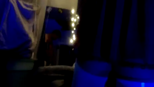 Snapshot of lickthecat chatting on 10-28-25, 06:17 lickthecat online show from 10-28-25, 06:17