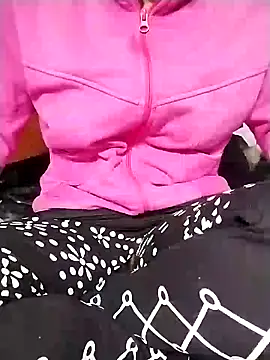 Snapshot of loveyou246 chatting on 01-10-25, 06:09 loveyou246 online show from 01-10-25, 06:09