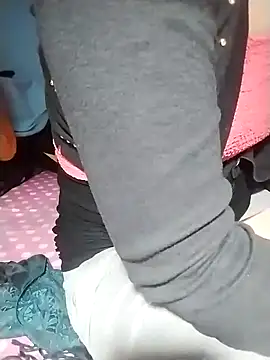 Snapshot of loveyou246 chatting on 01-23-25, 12:04 loveyou246 online show from 01-23-25, 12:04