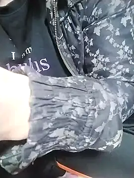 Snapshot of loveyou246 chatting on 02-05-25, 02:51 loveyou246 online show from 02-05-25, 02:51