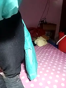 Snapshot of loveyou246 chatting on 02-14-25, 01:18 loveyou246 online show from 02-14-25, 01:18