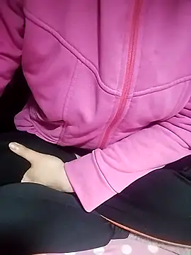 Snapshot of loveyou246 chatting on 02-20-25, 01:40 loveyou246 online show from 02-20-25, 01:40