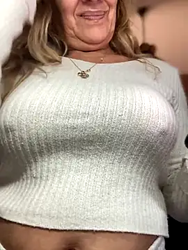 camelia3 online show from 12-18-25, 02:12