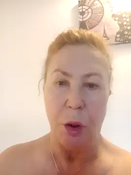 Hottie-Mom online show from 11-17-25, 07:36