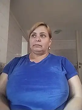 Snapshot of EvaCristal chatting on 05-15-26, 11:28 EvaCristal online show from 05-15-26, 11:28