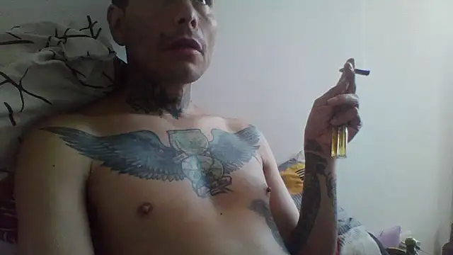 Snapshot of dannnyhot24 chatting on 04-22-26, 01:34 dannnyhot24 online show from 04-22-26, 01:34