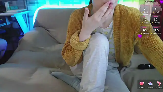 Snapshot of CamBugsBunny chatting on 02-27-26, 12:27 CamBugsBunny online show from 02-27-26, 12:27