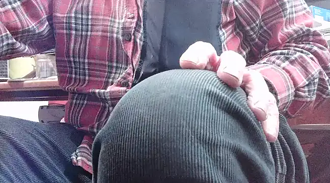 Snapshot of HaraldGermany chatting on 12-02-24, 06:21 HaraldGermany online show from 12-02-24, 06:21