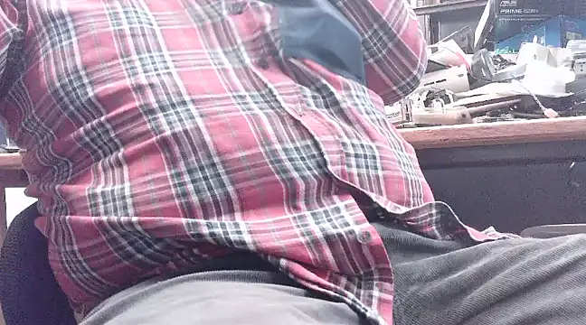 Snapshot of HaraldGermany chatting on 02-05-25, 08:25 HaraldGermany online show from 02-05-25, 08:25