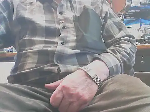 Snapshot of HaraldGermany chatting on 03-09-25, 03:05 HaraldGermany online show from 03-09-25, 03:05