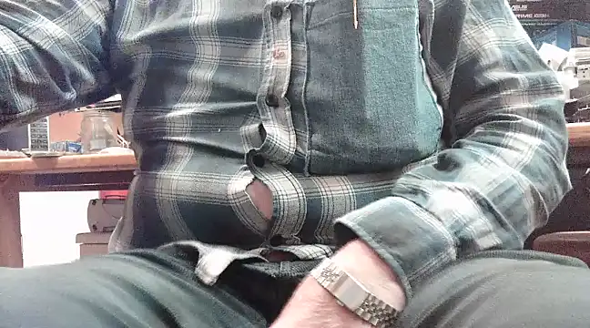 Snapshot of HaraldGermany chatting on 03-17-25, 06:32 HaraldGermany online show from 03-17-25, 06:32