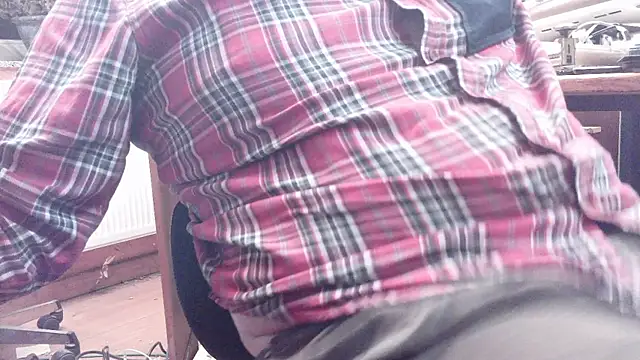 Snapshot of HaraldGermany chatting on 10-19-25, 09:37 HaraldGermany online show from 10-19-25, 09:37