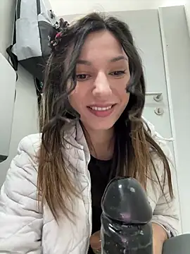 Snapshot of _MiaQueen_ chatting on 03-17-25, 11:32  MiaQueen  online show from 03-17-25, 11:32