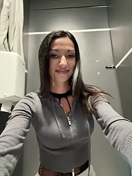 Snapshot of _MiaQueen_ chatting on 09-25-25, 11:30  MiaQueen  online show from 09-25-25, 11:30