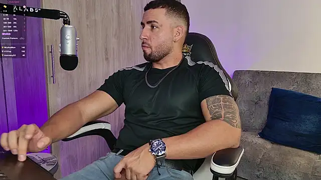 Snapshot of mr_david_cox chatting on 02-23-25, 03:45 mr david cox online show from 02-23-25, 03:45