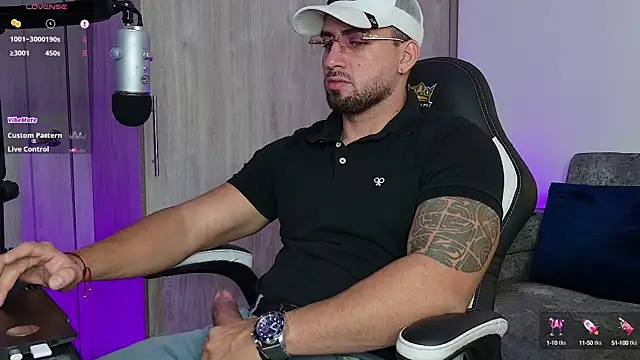 Snapshot of mr_david_cox chatting on 03-12-25, 12:53 mr david cox online show from 03-12-25, 12:53