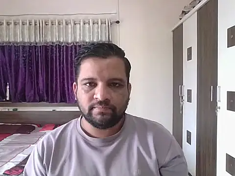 Snapshot of dhruv_love chatting on 09-25-25, 03:54 dhruv love online show from 09-25-25, 03:54